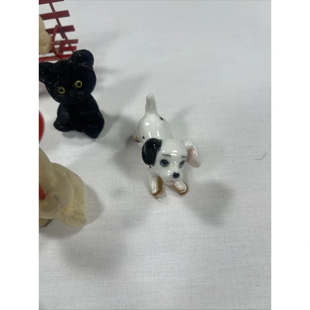 Lot of 7 Miniature Bear Figurines & Animals